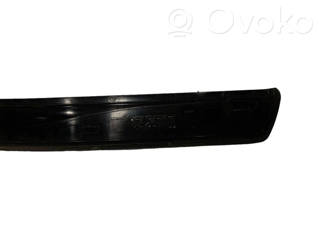 Rear door sill trim (inner)