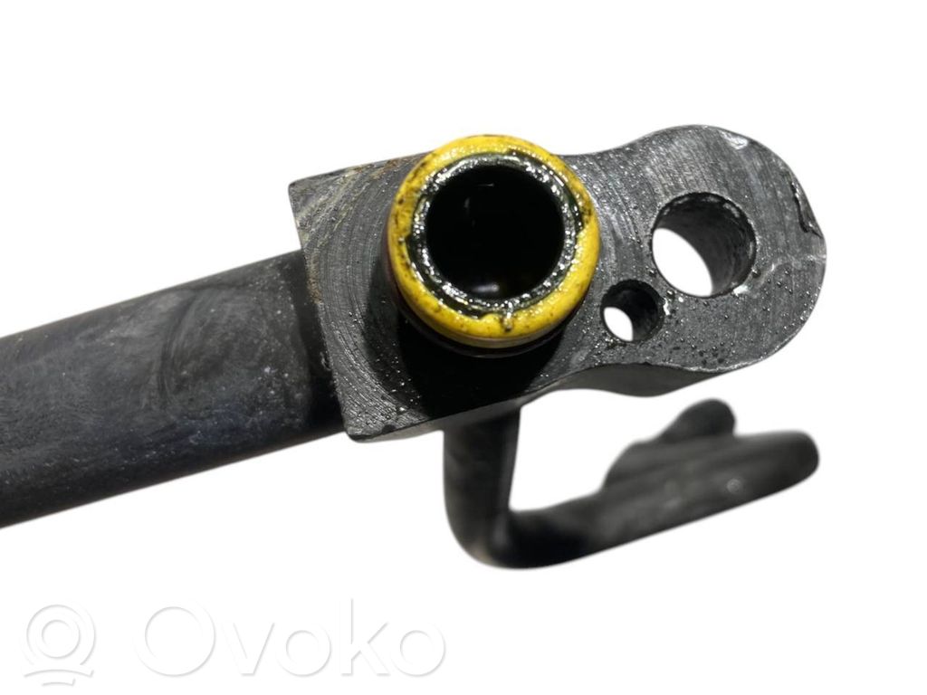 Air conditioner pipe(s) / hose(s)
