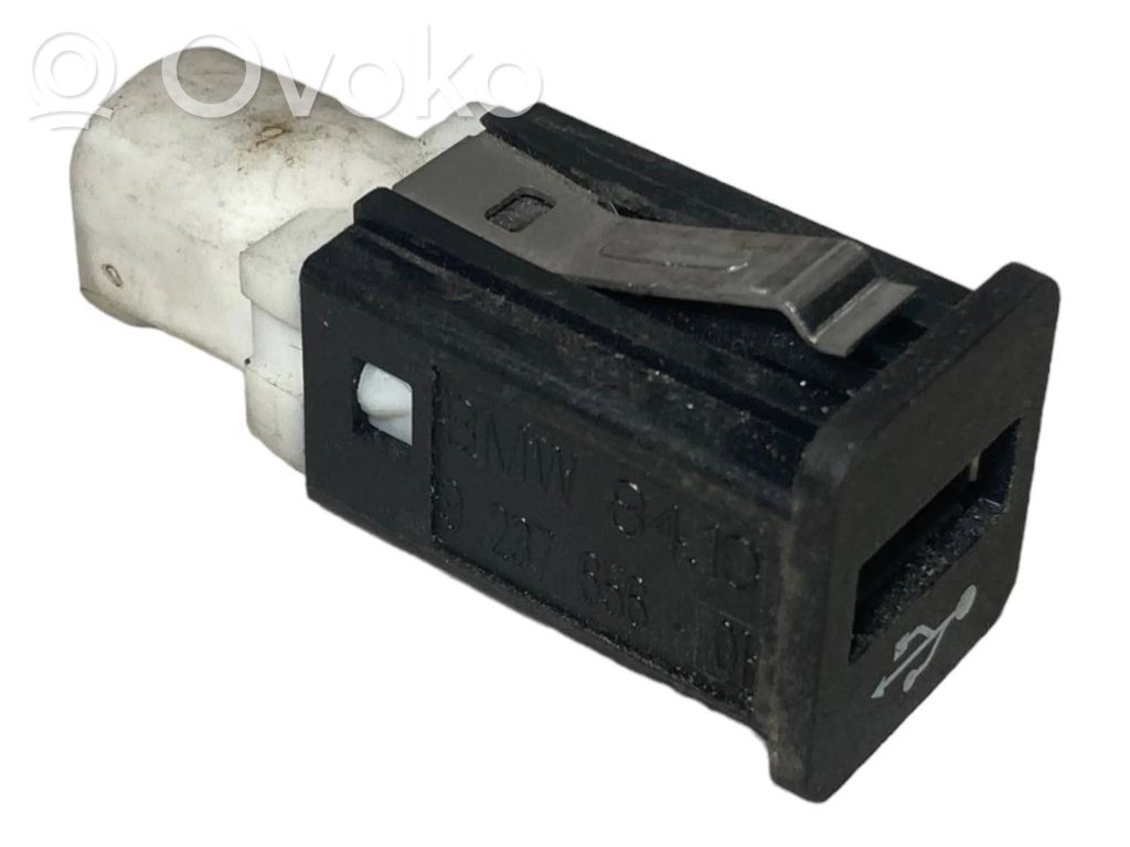 USB savienotājs