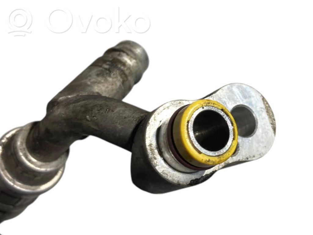 Air conditioner pipe(s) / hose(s)