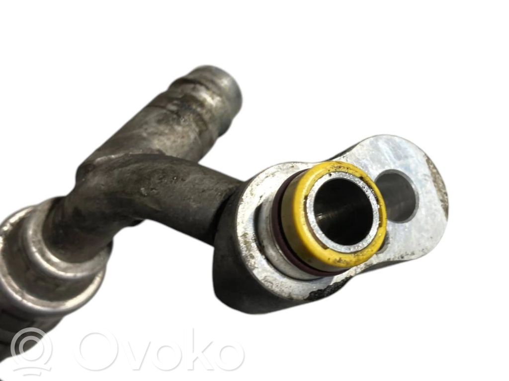 Air conditioner pipe(s) / hose(s)