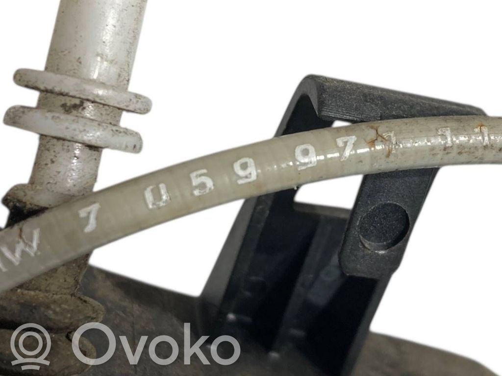 Priekšpusē turētājs / kronšteins ārējam atvēršanas rokturim