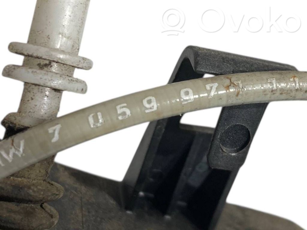 Priekšpusē turētājs / kronšteins ārējam atvēršanas rokturim