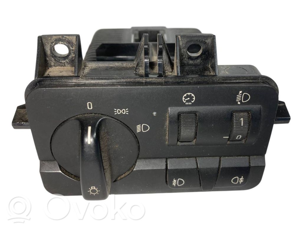 Headlight switch