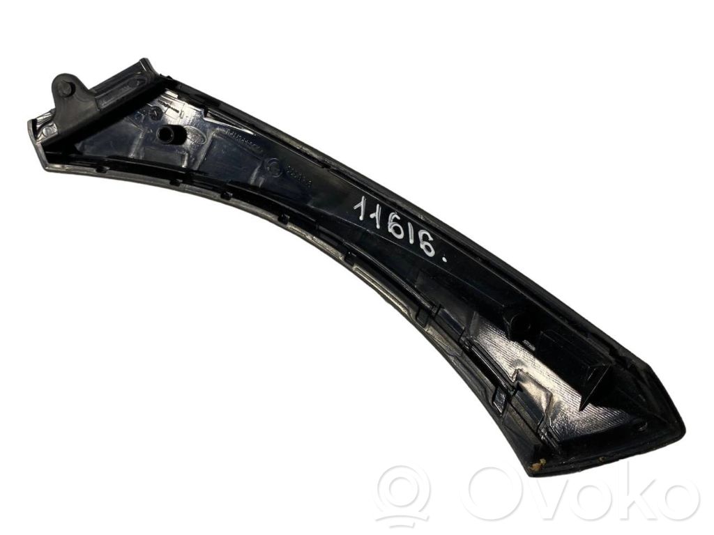 Closing handle / decorative trim