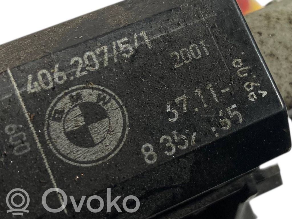 Aizmugurē slēdzene