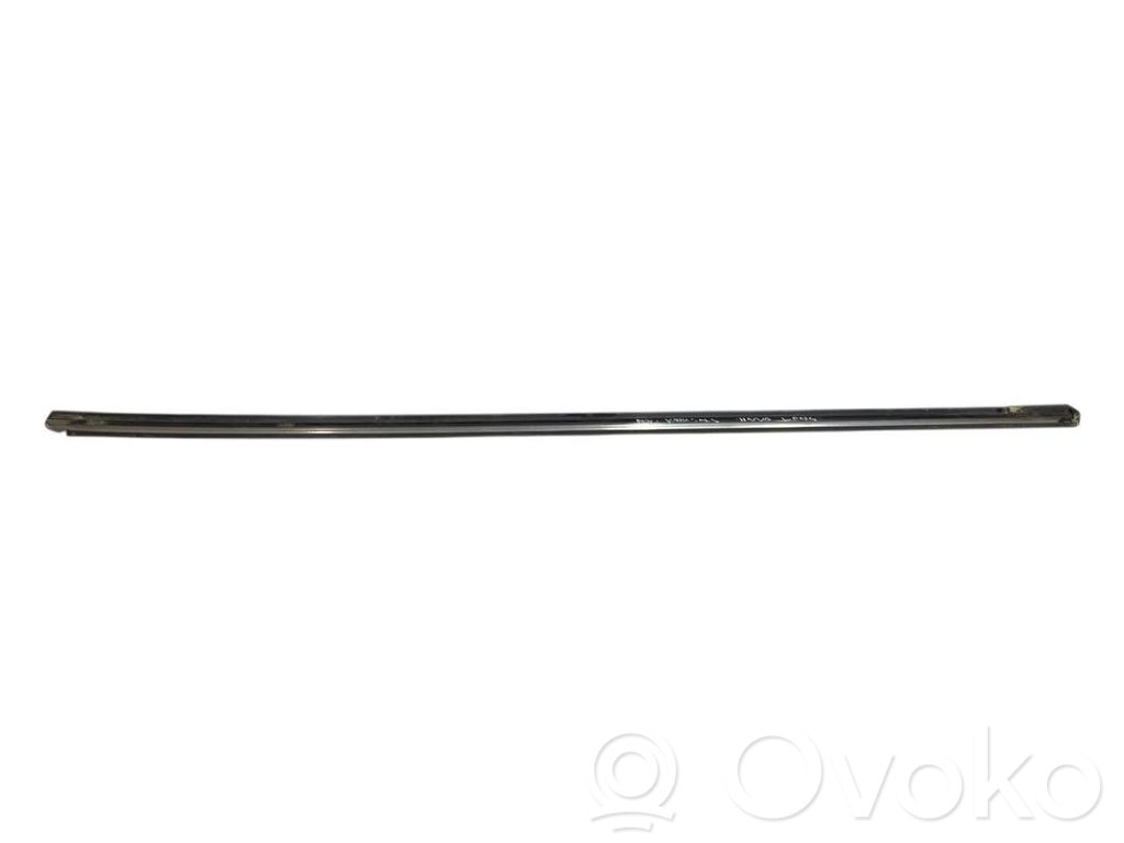 Aizmugurē durvju dekoratīvā apdare (moldings)