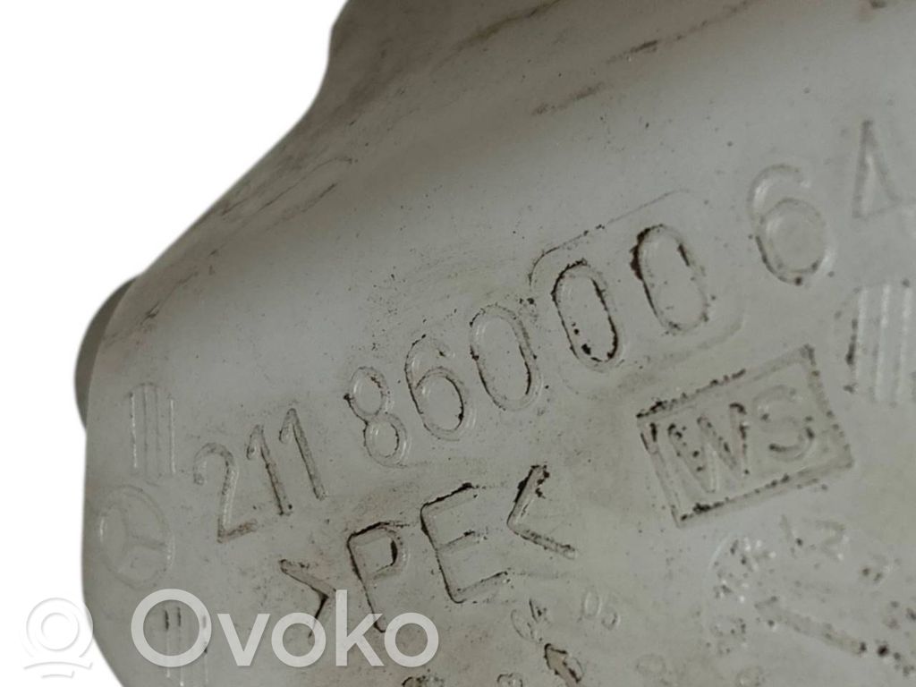 Бачок для жидкости для окон