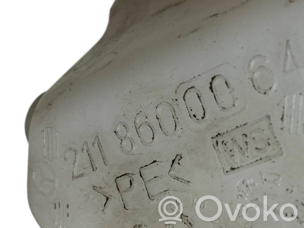 Logu šķidruma tvertne