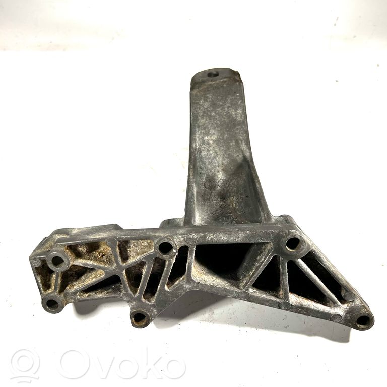 Dzinēja nostiprināšanas stiprinājums-kronšteins