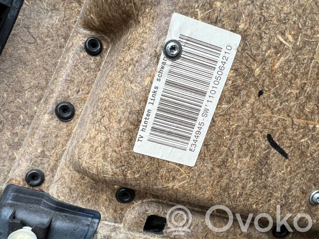 Apšuvums aizmugurējām durvīm