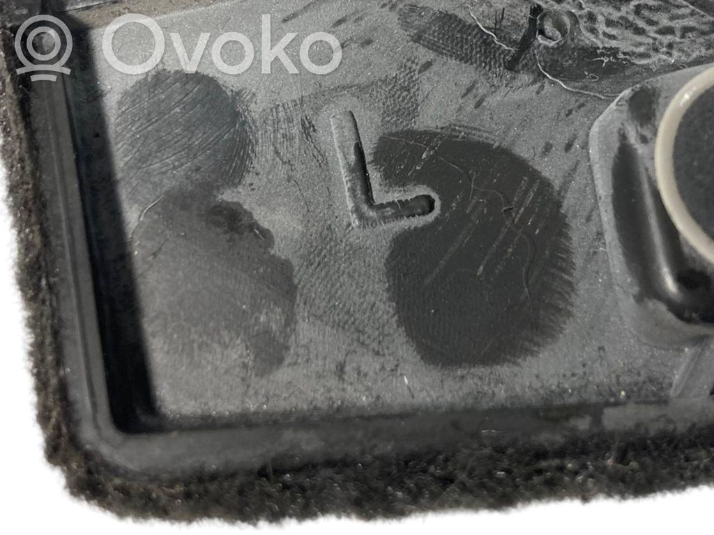 Instrumentu paneļa dekoratīvā apdare