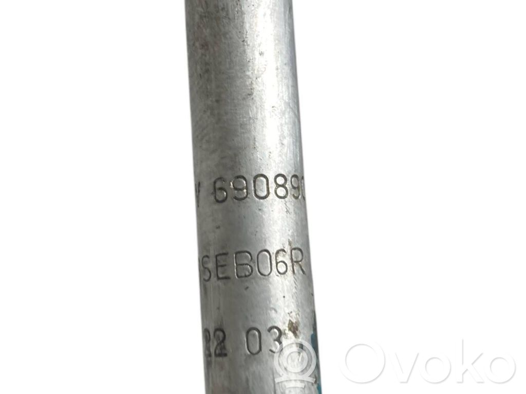 Air conditioner pipe(s) / hose(s)