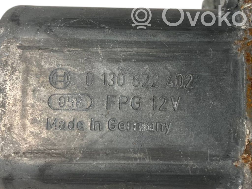 Priekšpusē elektriskā loga pacelšanas mehānisma komplekts