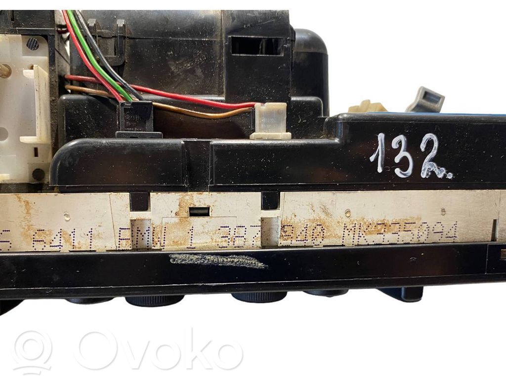 Gaisa kondicioniera / klimata kontroles / salona apsildes vadības bloks (salonā)