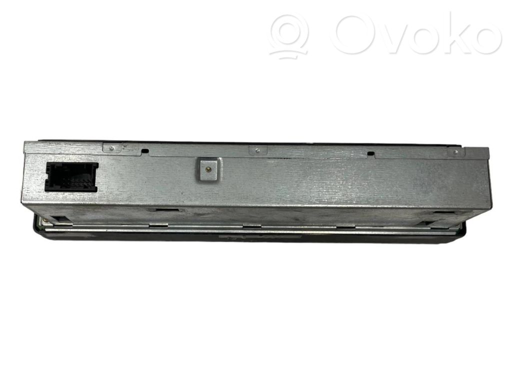 Radio / CD/DVD atskaņotājs / navigācija