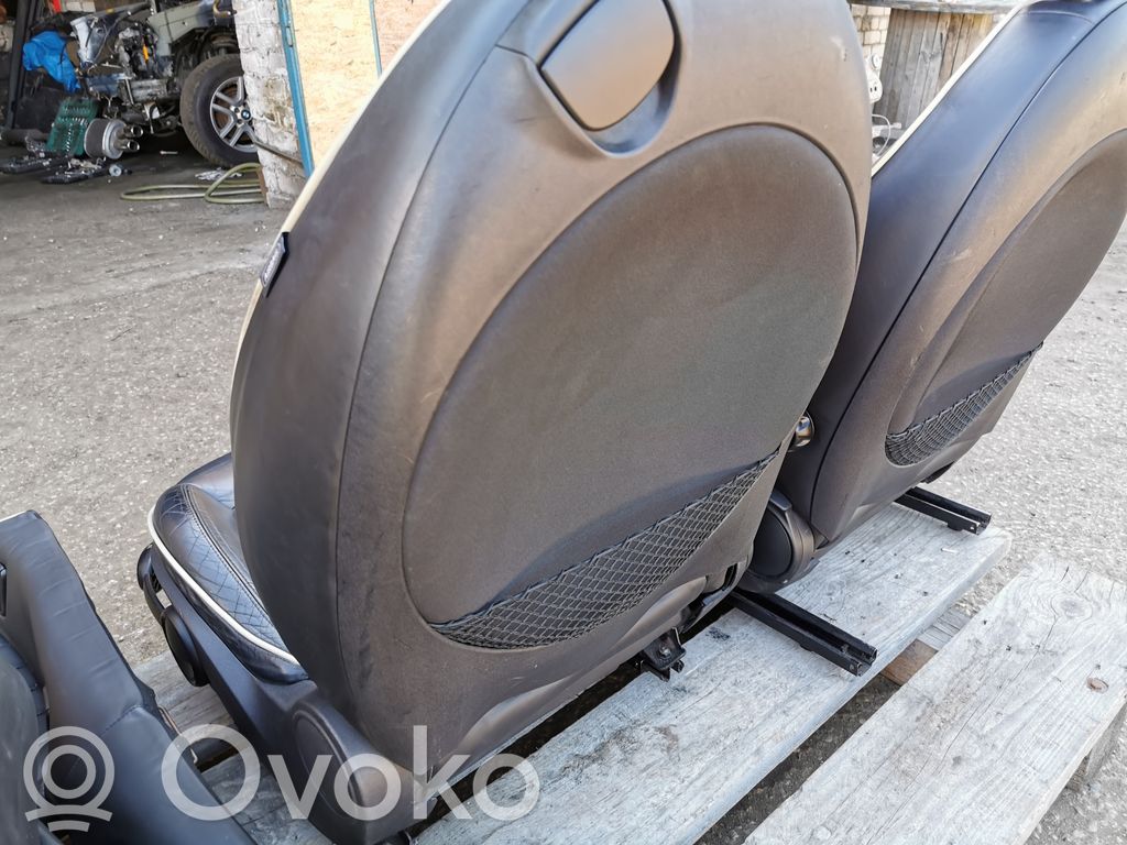 Salona daļu komplekts