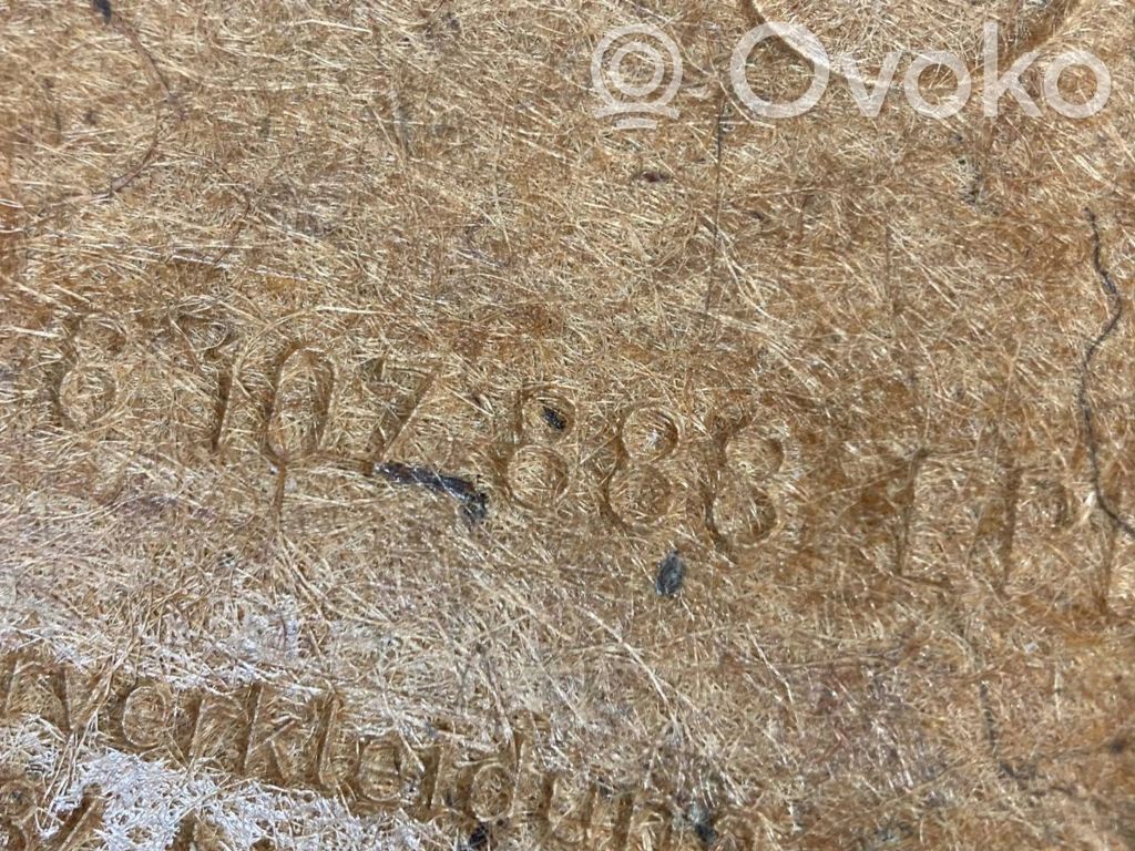 Apšuvums aizmugurējām durvīm