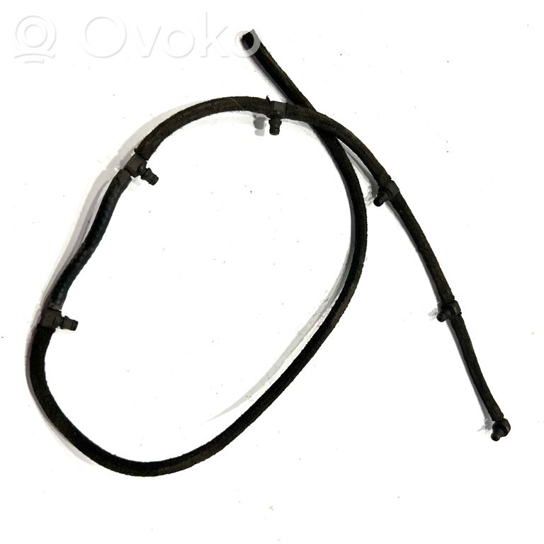 Degvielas caurulīte (-es)