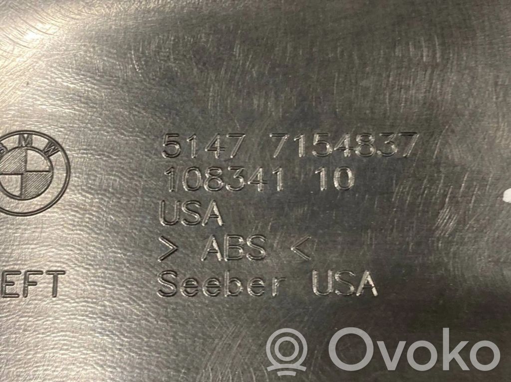 (C) statņa dekoratīvā apdare