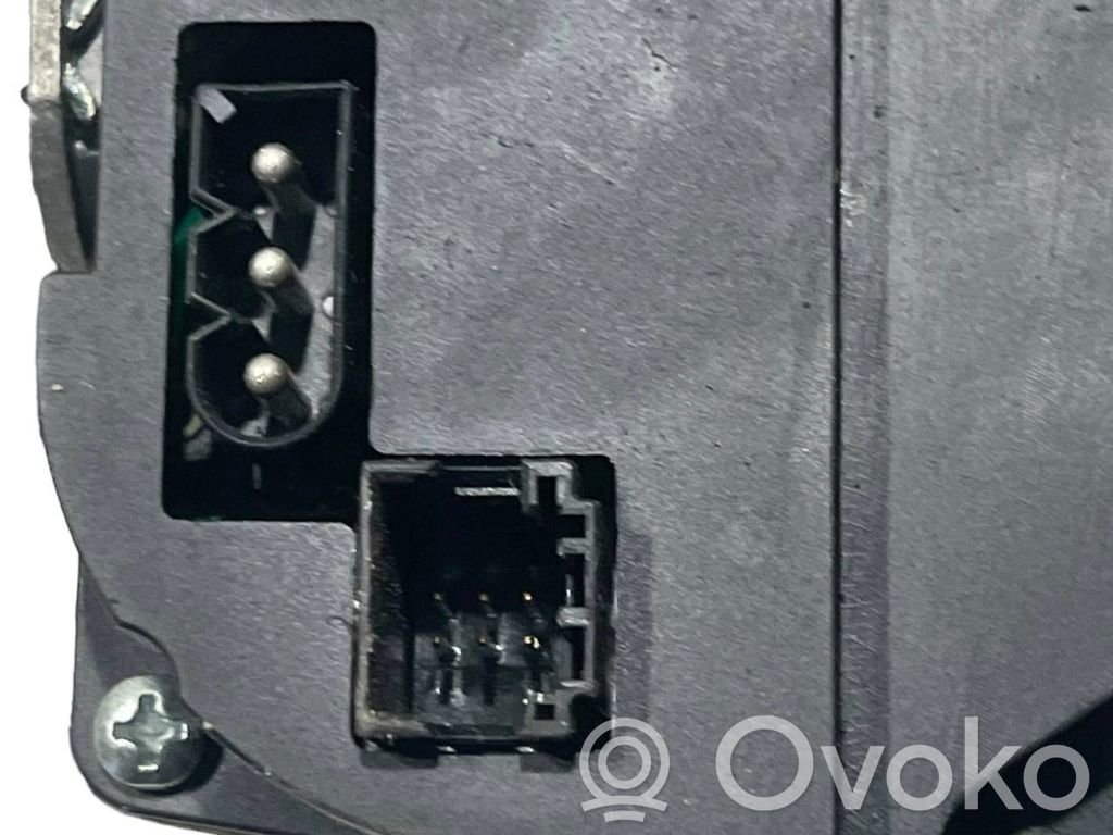 Aizmugurējā loga tīrītāja motoriņš