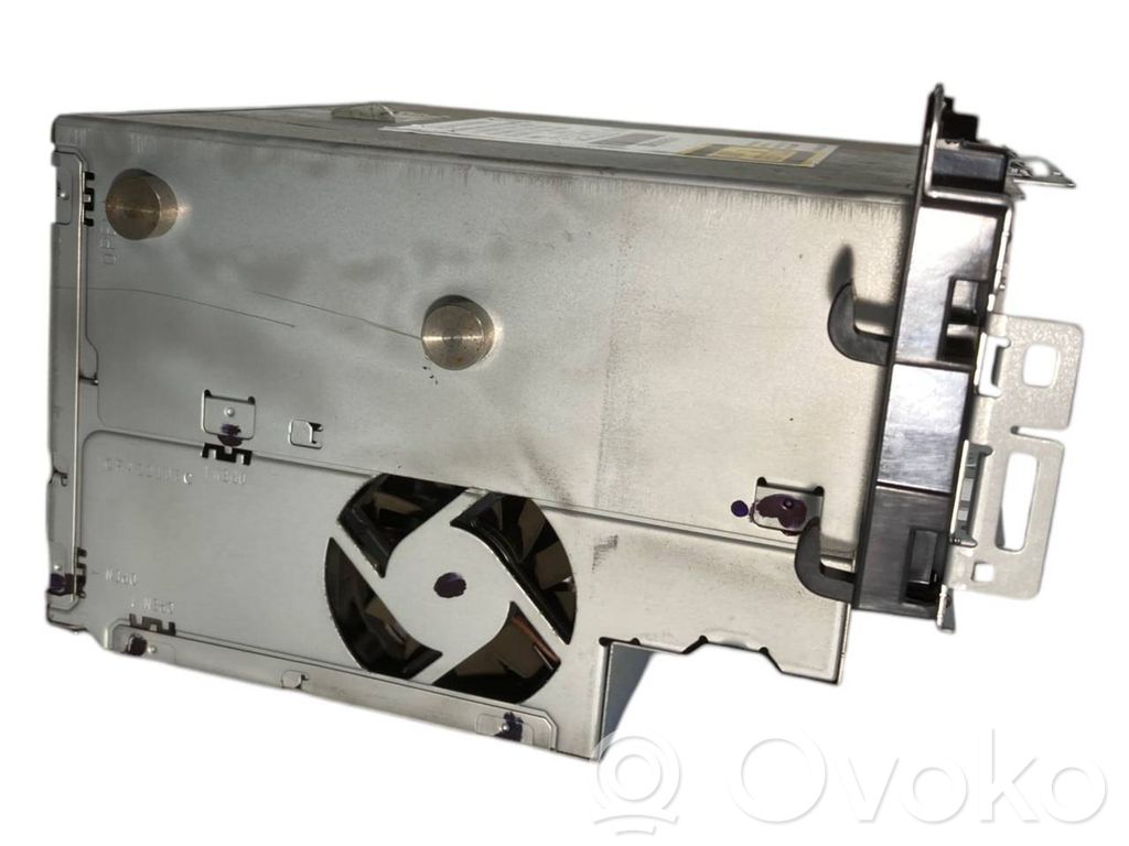 Radio / CD/DVD player / navigation