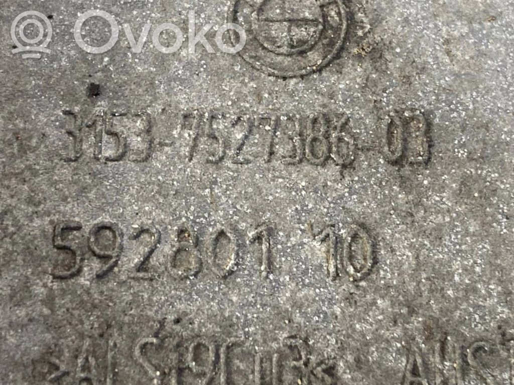 Pusass sakabes gultņa stiprinājums