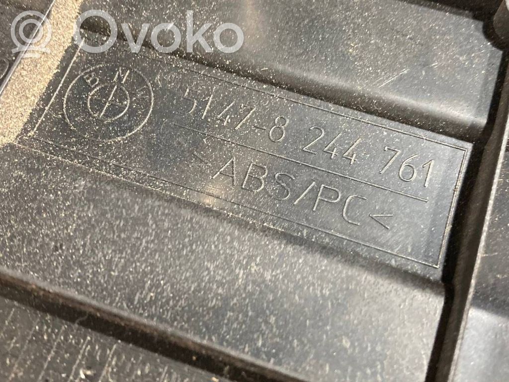 Bagāžnieka sānu apakšējās apdares panelis