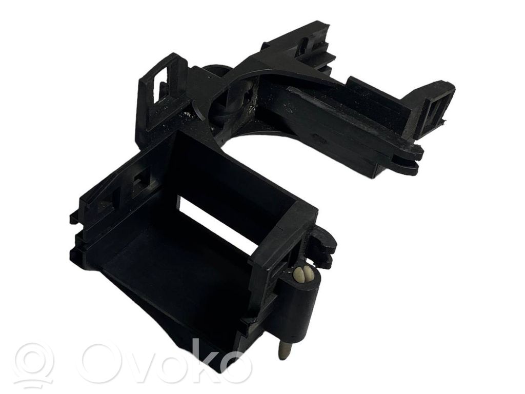 Steering axle trim
