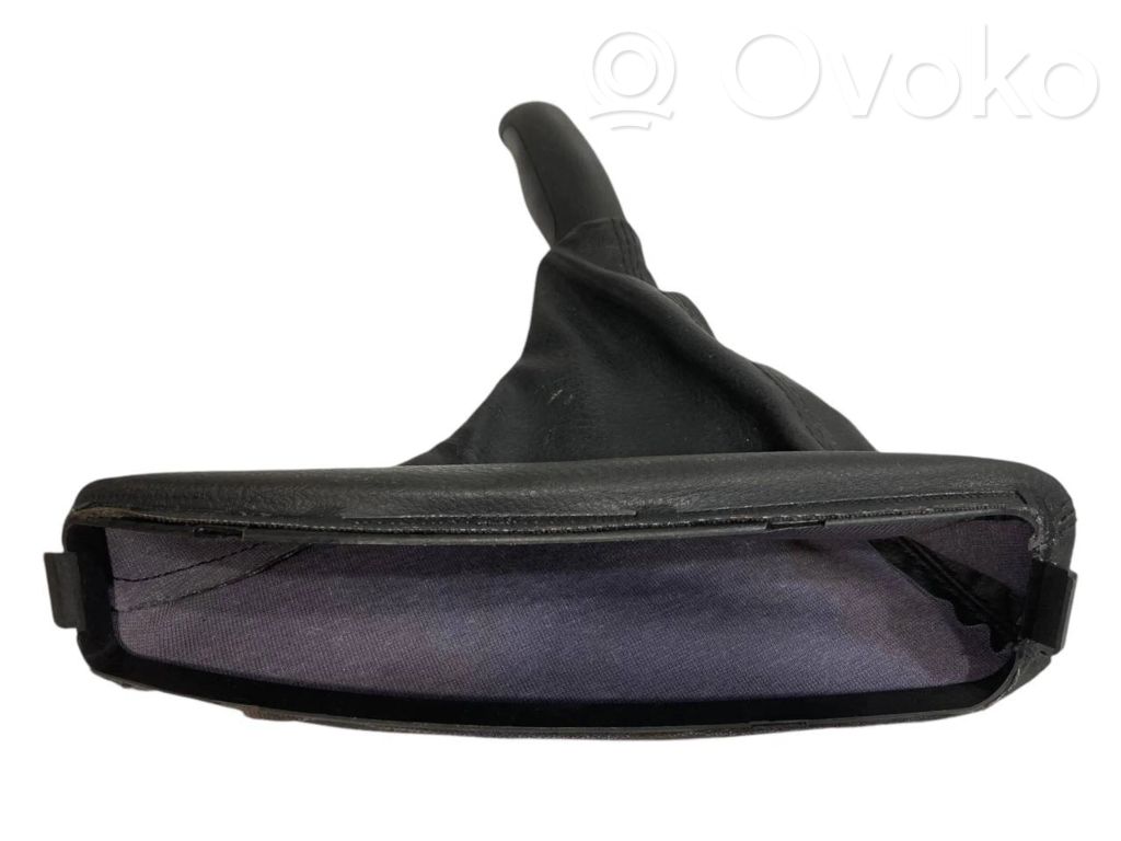 Rokas bremzes dekoratīvā apdare