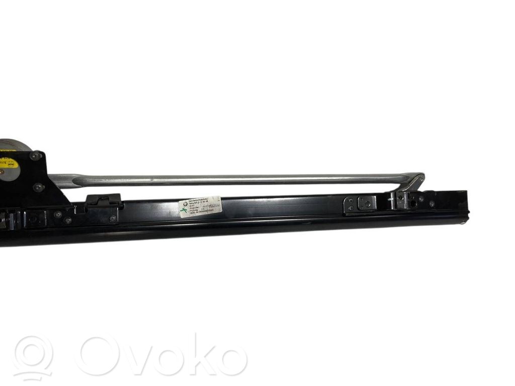 Electric rear window curtain
