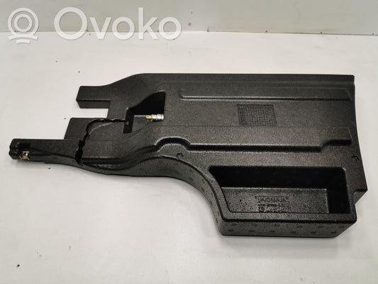 Side decorative trim panel