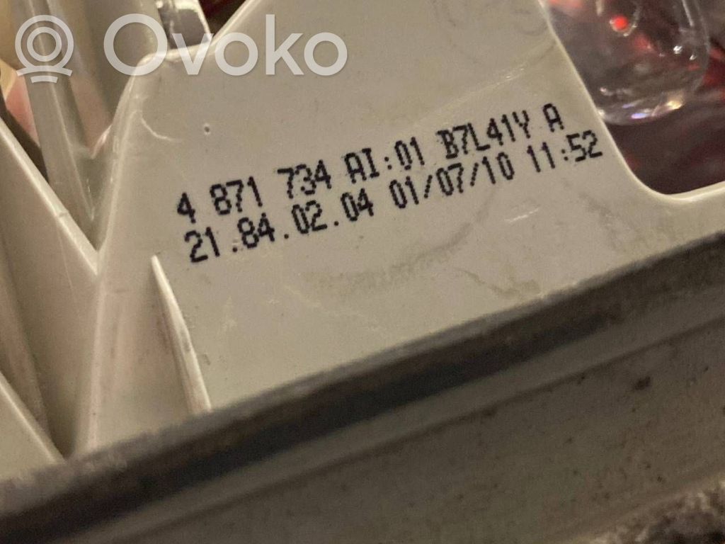 Aizmugurējais lukturis pārsegā