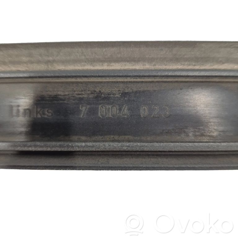 Aizmugurē durvju dekoratīvā apdare (moldings)