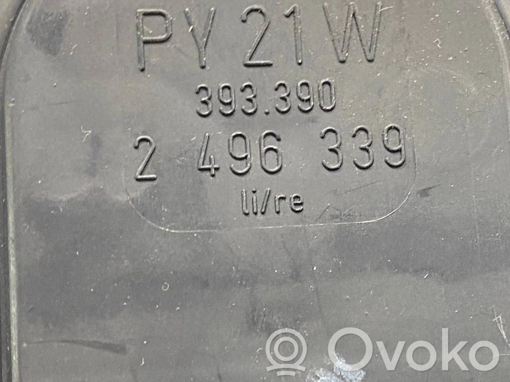 Задний фонарь в кузове