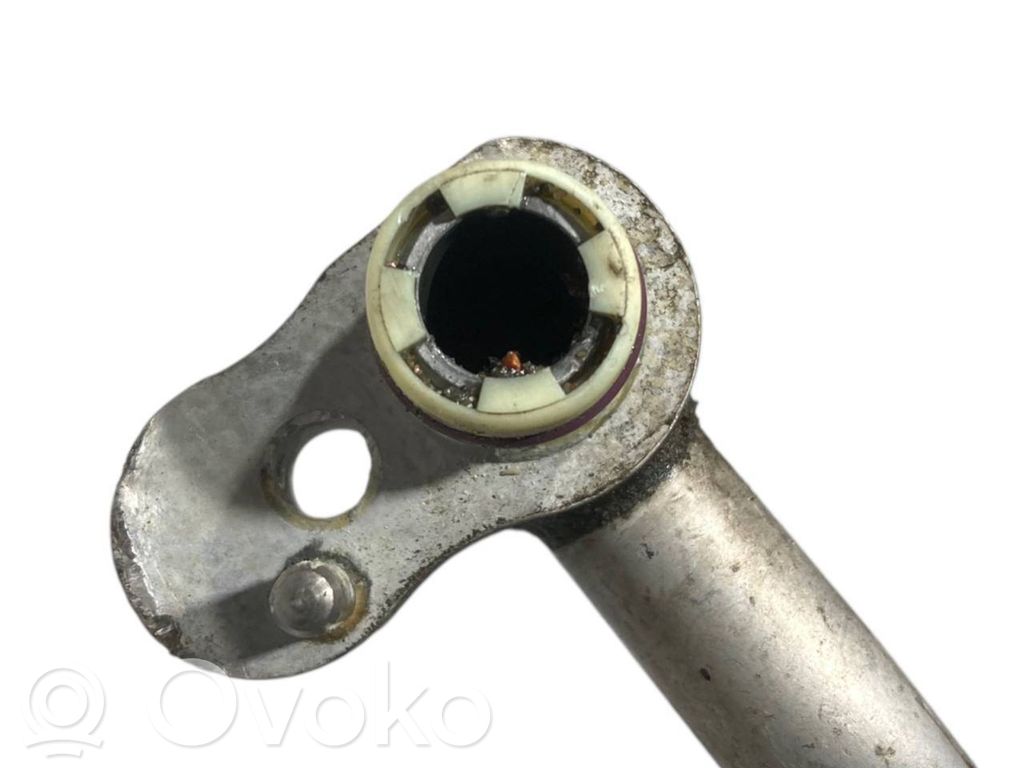 Air conditioner pipe(s) / hose(s)