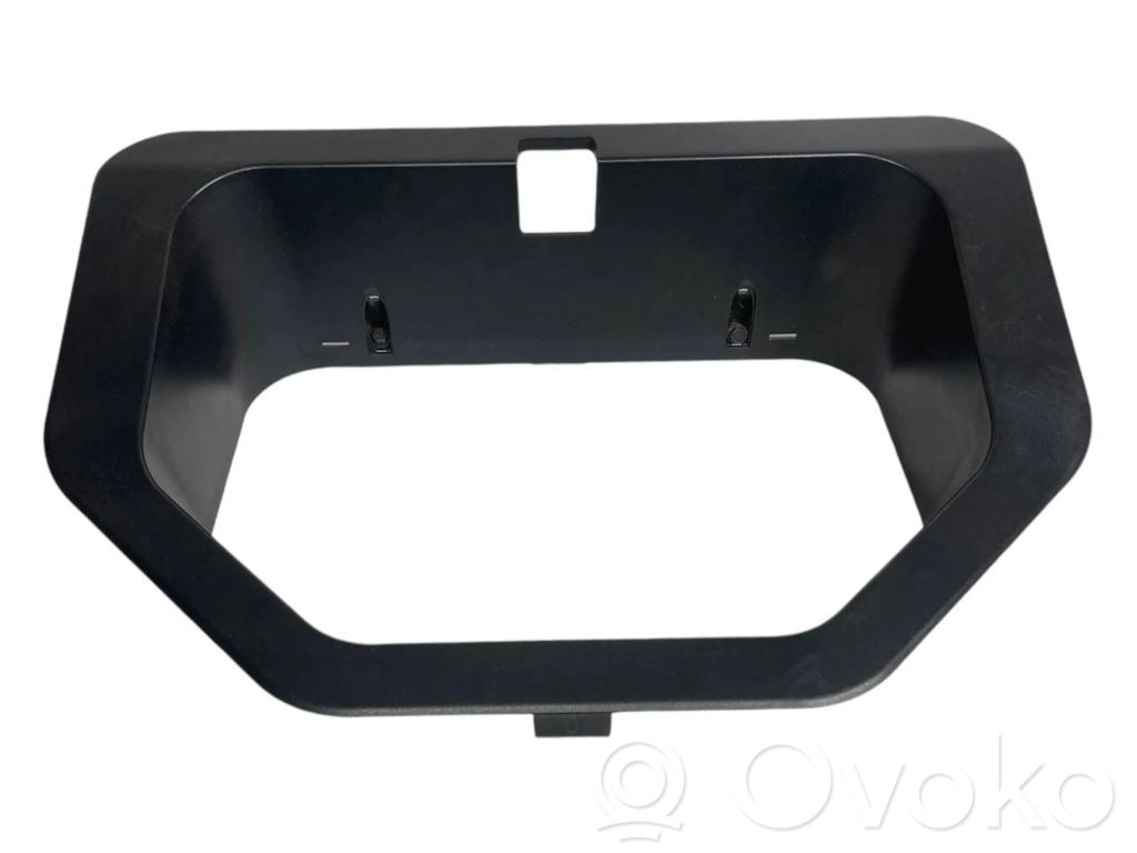 Side decorative trim (rear)