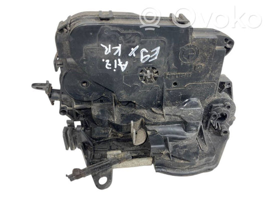 Aizmugurē slēdzene