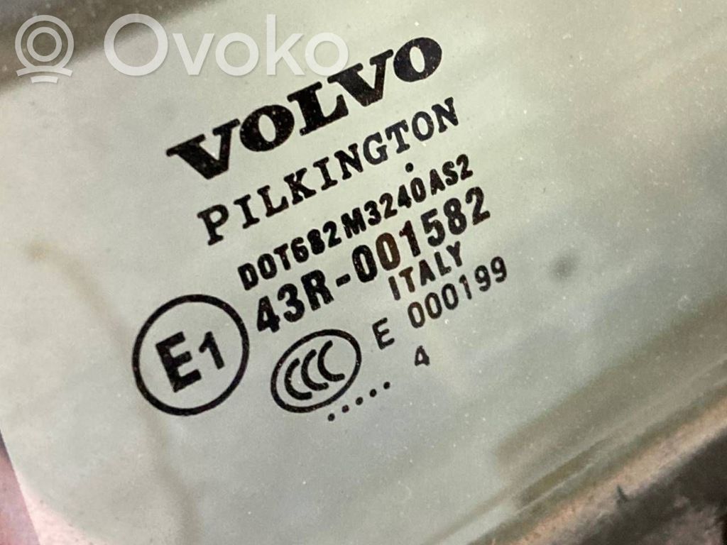 Aizmugurējās durvis