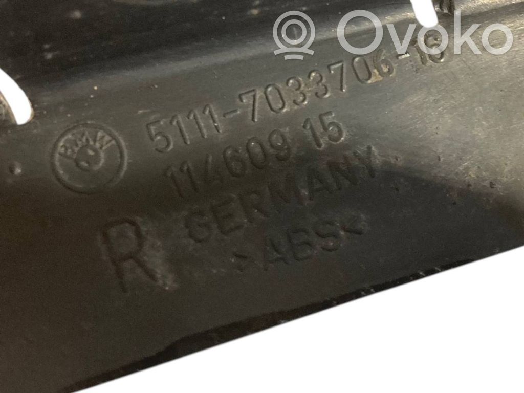 Priekšpusē bampera turētājs