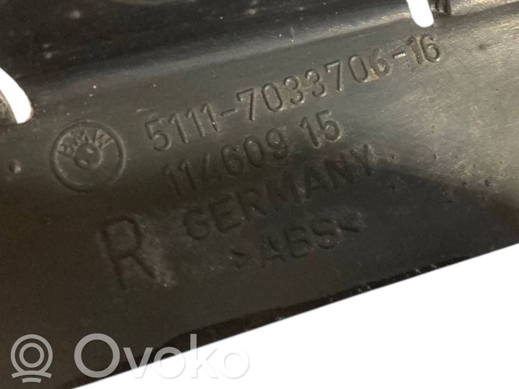 Priekšpusē bampera turētājs