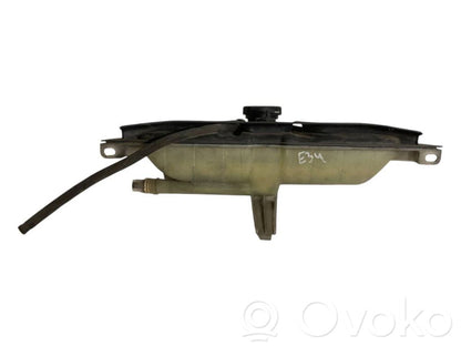 Dzesēšanas šķidruma izplešanās tvertne