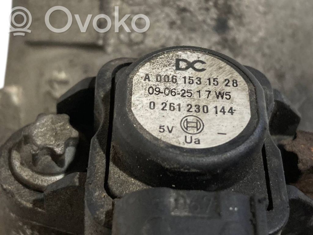 Caurulīte (-es) / šļūtene (-es)