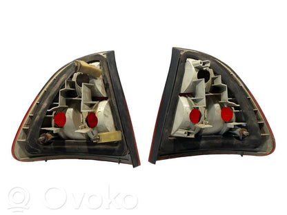 Aizmugurējo lukturu komplekts