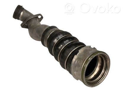 Шланг(и)/труба(ы) интеркулера