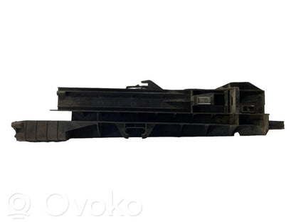 Radiatoru paneļa turētājs (televizora)