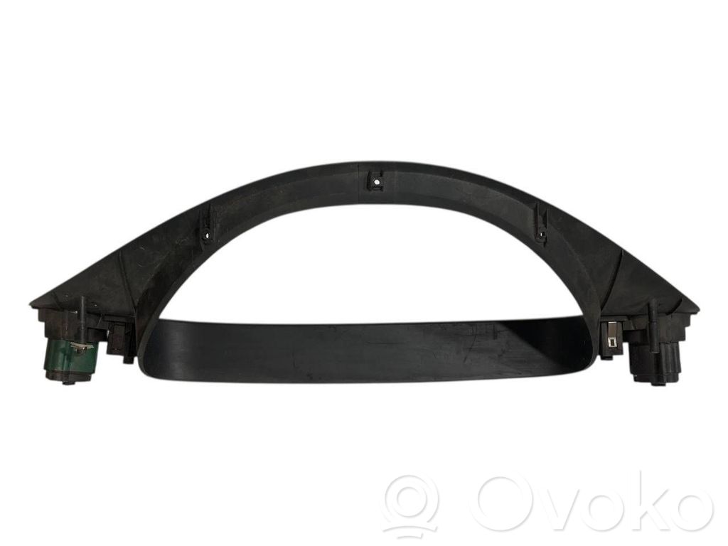 Instrumentu paneļa dekoratīvā apdare