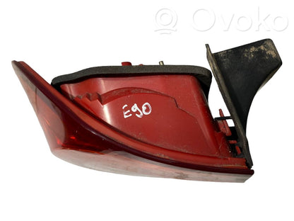 Aizmugurējo lukturu komplekts