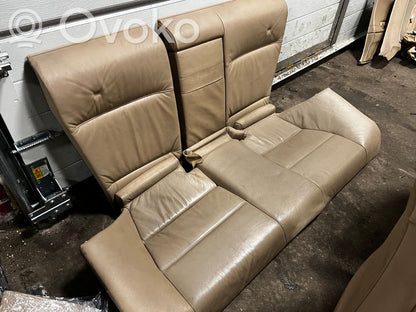 Sēdekļu un durvju dekoratīvās apdares komplekts