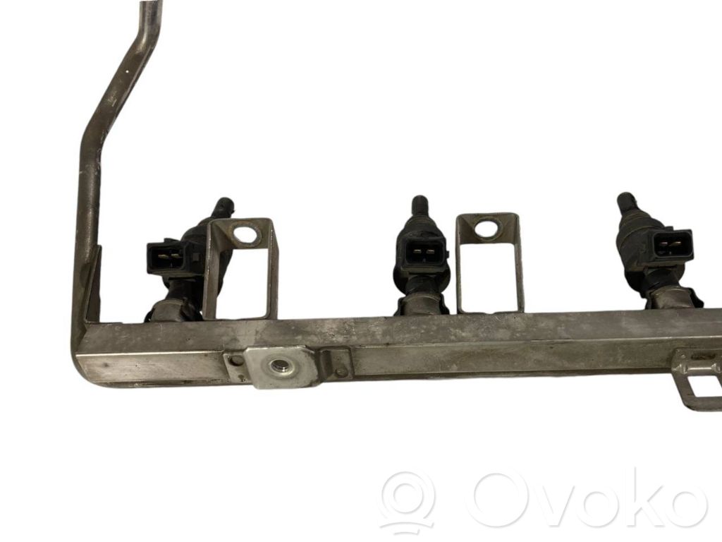 Degvielas maģistrālā caurule